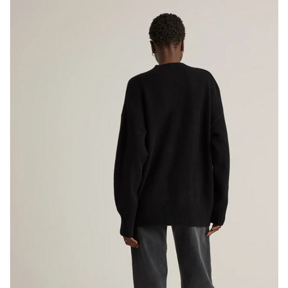Quince Mongolian Cashmere Oversized V-Neck Sweater Black Size M NWOT - Picture 4 of 8